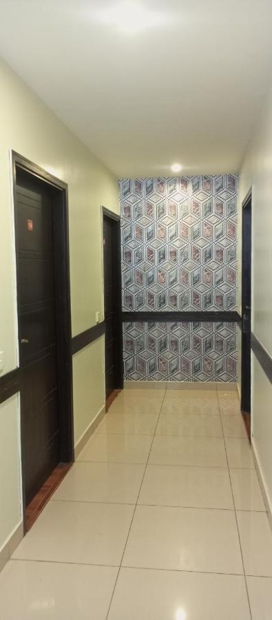 Hira Guest House Karachi Eksteriør billede